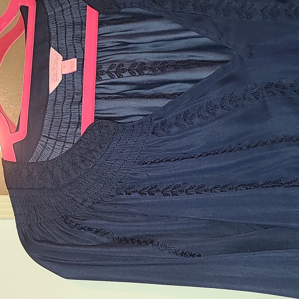 Lilly Pulitzer Elegant Tunic for Women, Size Medium, Color Blue 😍 ❤️ - Picture 2 of 8